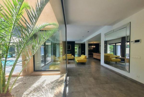 Opposite villa with heated pool 4 suites